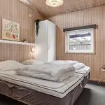 Pet Friendly Home In Ebeltoft With Sauna *