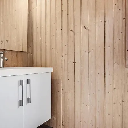 Stunning In With Kitchen Holiday home