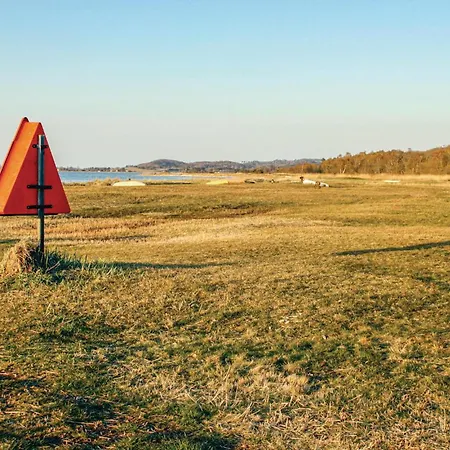 Holiday home Stunning In With Kitchen *